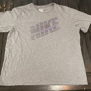 W- Nike athletic cut grey/purple T-shirt